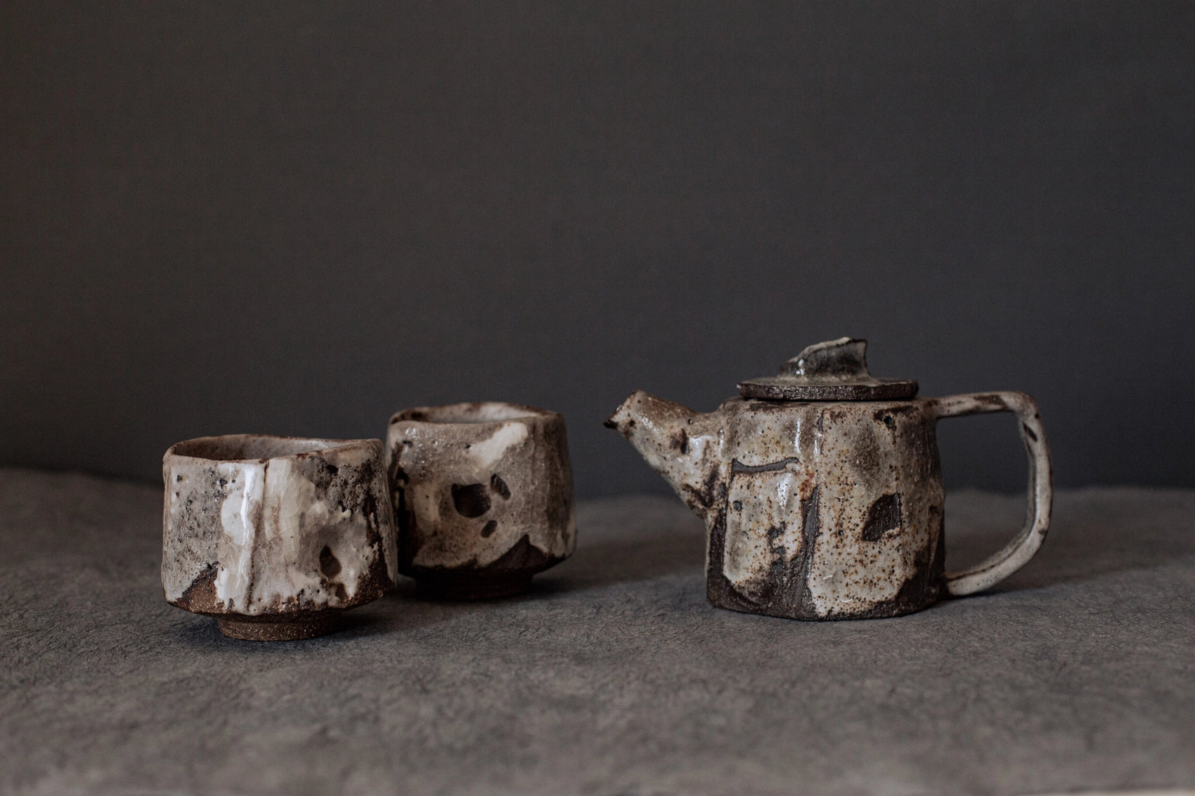 Set: tea pot and 2 yunomi cups
