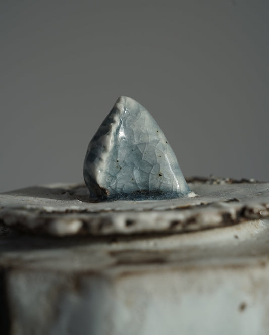 Ice peak tea pot white