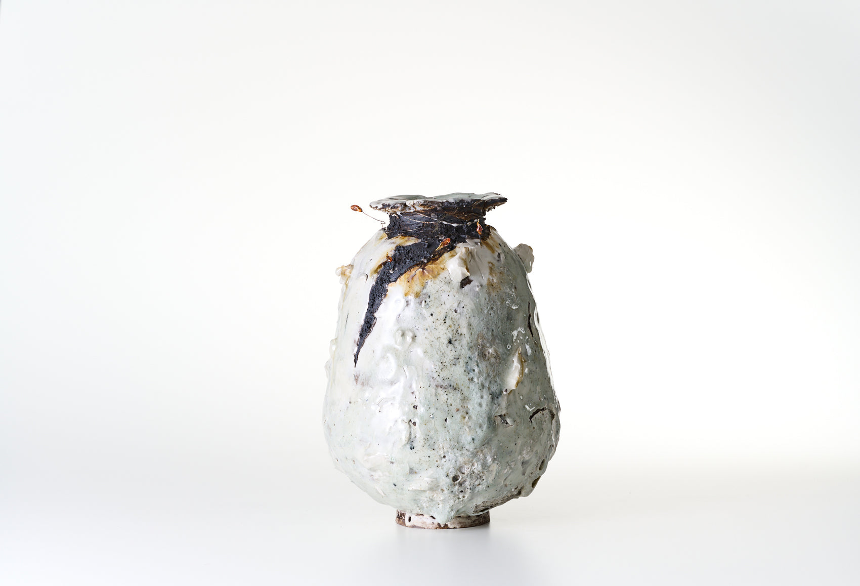 Glacier Bodies Vase white
